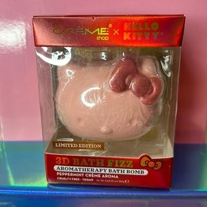The CREME shop x Hello Kitty 3D bath fizz